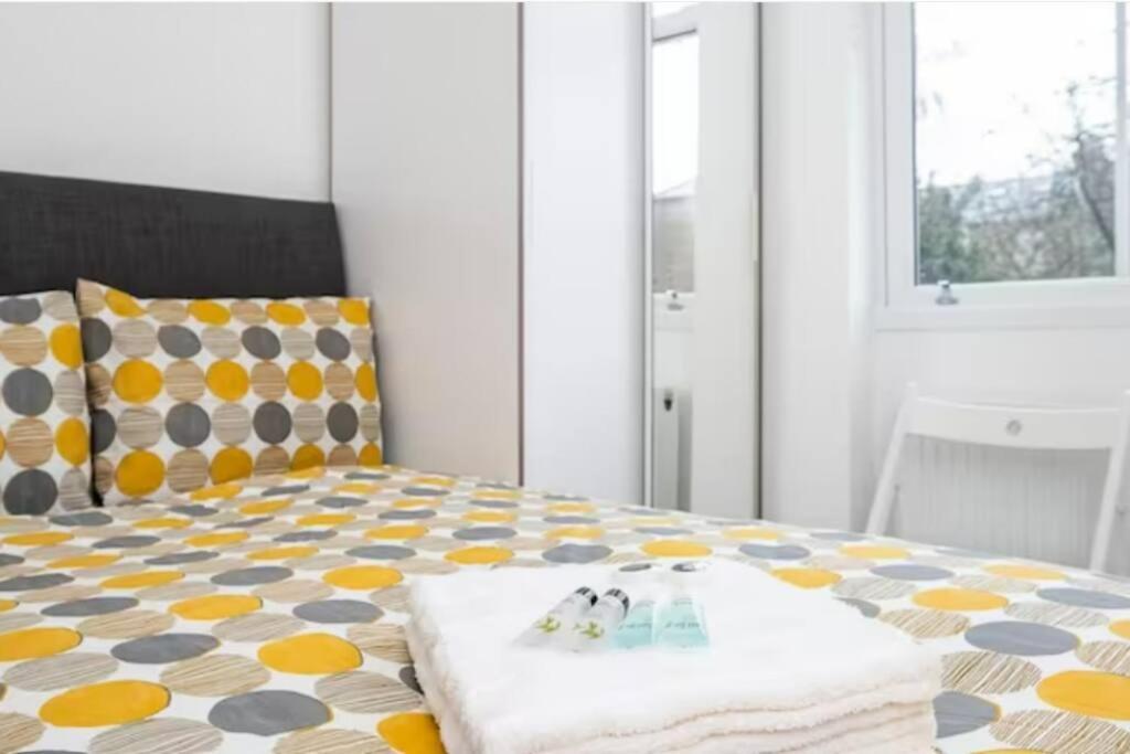 Great Location Service And Stay Double Ensuite Room With Shared Kitchen- 5Mins Walk From Tufnell Park London Ngoại thất bức ảnh